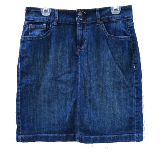 Old Navy Dresses & Skirts - ⚡️ 5/$15 ⚡️Old Navy | Denim skirt size 8